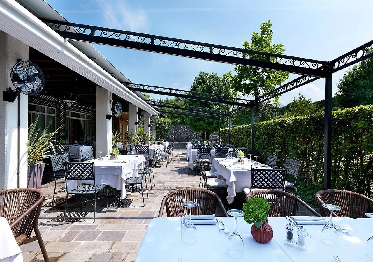 Residence Il Patio イゼーオ アパート